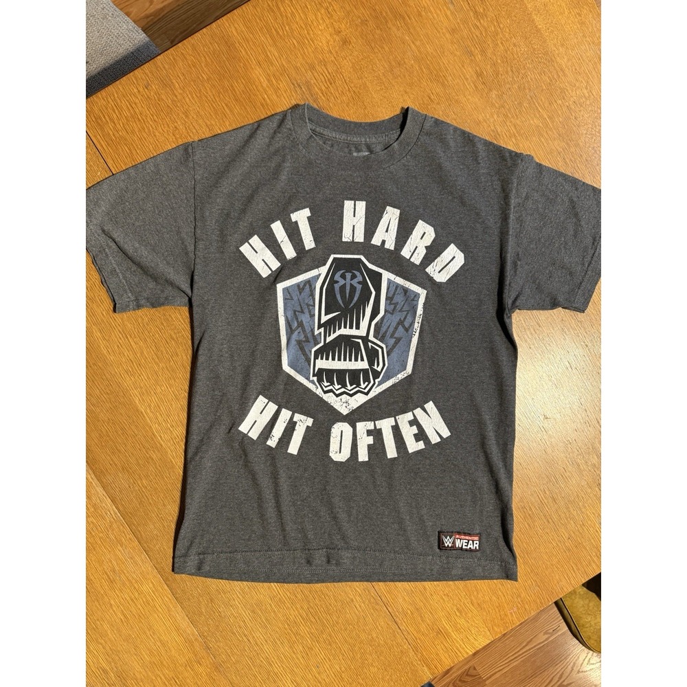 WWE Roman Reigns‎ T-Shirt M Gray Hit Hard Hit Often Believe That Authentic